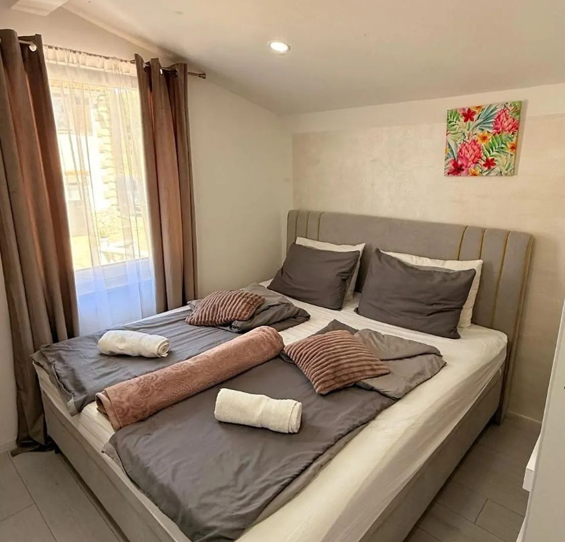 Vila Neyra Pula Villa