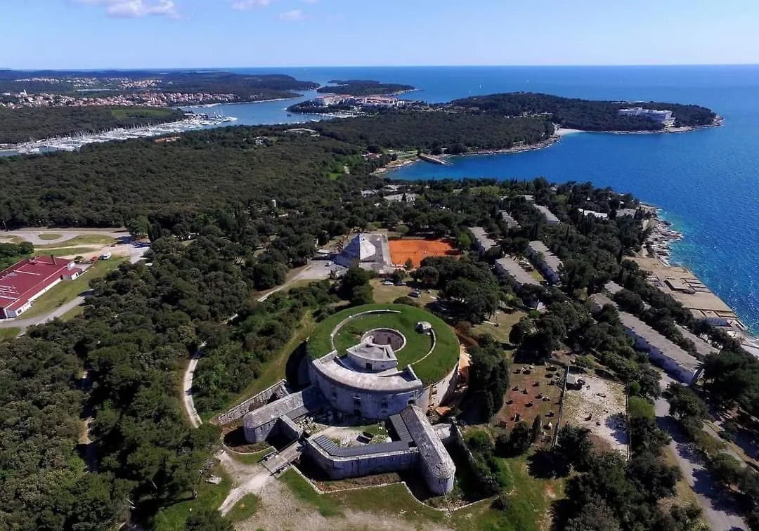 Vila Neyra Pula