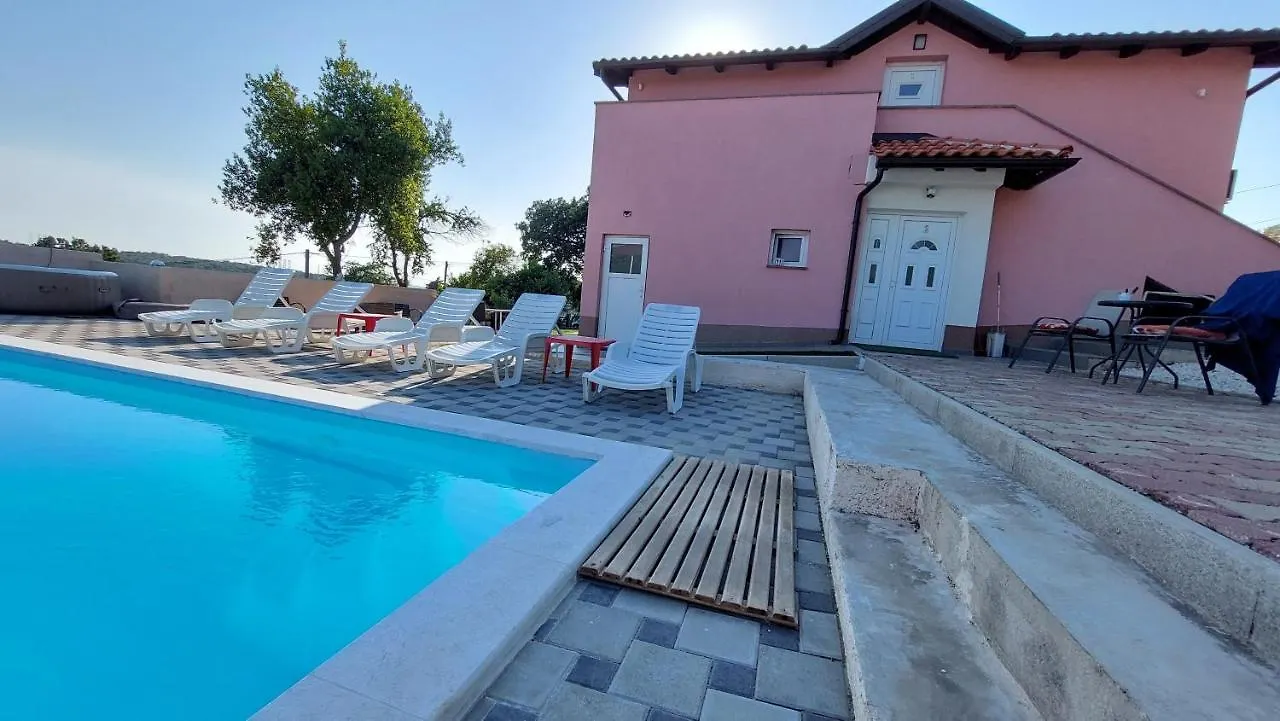 Vila Neyra Pula Villa